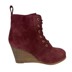 Diba Blake Women's 7.5M Lace Up Wedge Bootie Boot Burgundy NWOB Small Flaw